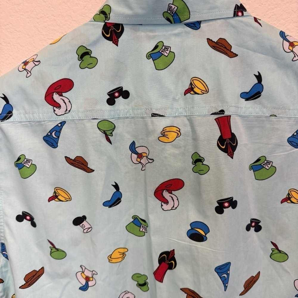 Disney Character Hats Camp 100% Cotton Button Shirt Men's Size Small - Picture 6 of 6